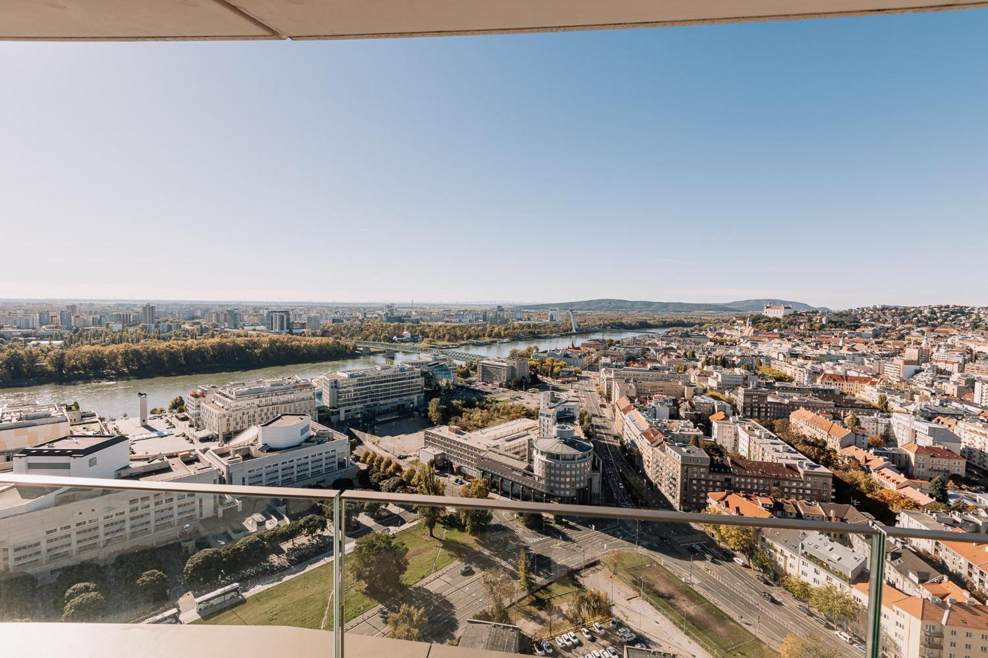Skau Blue Residence In Sky Park 21 Floor 2 Tower Panoramic View Free Parking Pressburg Exterior foto